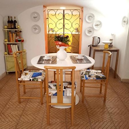 Capa E Coda Appartamento In Centro Storico เนเปิลส์ ภายนอก รูปภาพ